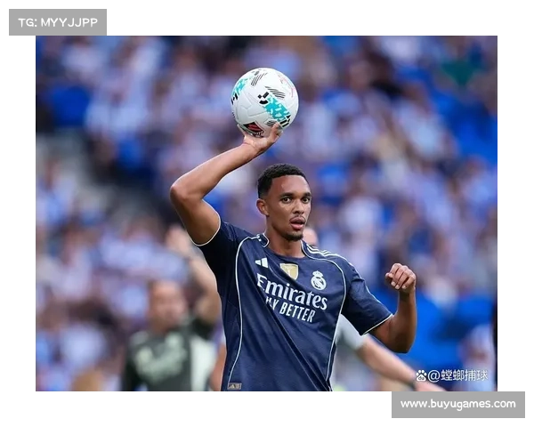 皇马球员身穿祝福阿诺德康复T恤